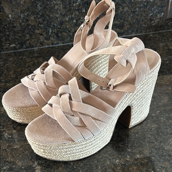 New Marc Fisher Cream Platform Sandals with Block Heel leather 9.5 - Picture 1 of 4